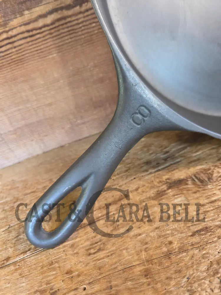 Wow unique!! Not seen often Griswold #8 Skillet with Slant Logo and Smooth Bottom! 704 - Skillet