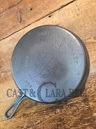Wow unique!! Not seen often Griswold #8 Skillet with Slant Logo and Smooth Bottom! 704 - Skillet
