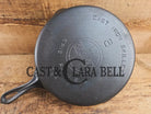 Wow unique!! Not seen oftern Griswold #8 Skillet with Slant Logo and Smooth Bottom! 704 Skillet