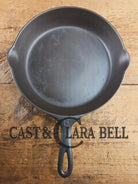 Wow unique!! Not seen oftern Griswold #8 Skillet with Slant Logo and Smooth Bottom! 704 Skillet