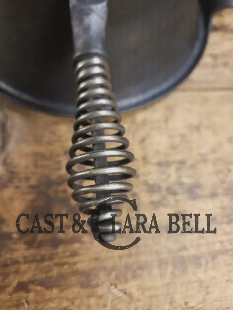 WOW VERY cool and tough to find! Early 1900’s Fanner Mfg Co No. 8 Crescent Cast Iron Waffle Maker with TALL Base.