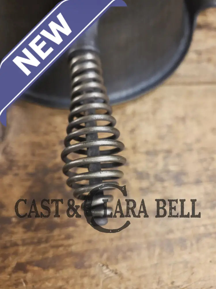 WOW VERY cool and tough to find! Early 1900’s Fanner Mfg Co No. 8 Crescent Cast Iron Waffle Maker with TALL Base.