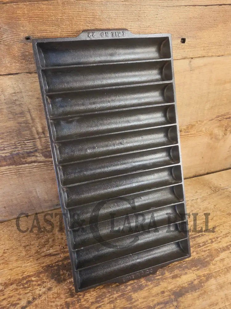 WOW very cool. Raised Erie No. 22 Breadstick Pan. Early 1900’s No. 22 Corn Bread Pan 11 cup 954 - Bakeware
