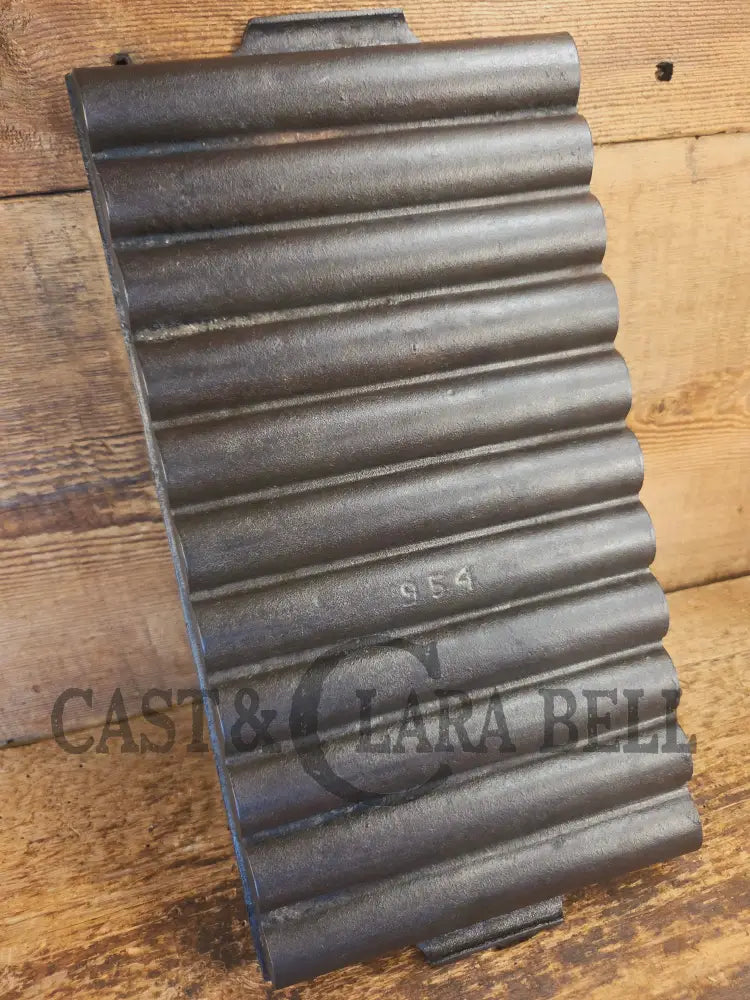 WOW very cool. Raised Erie No. 22 Breadstick Pan. Early 1900’s No. 22 Corn Bread Pan 11 cup 954 - Bakeware
